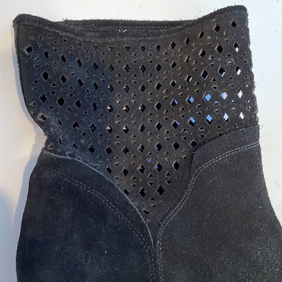 Michael Kors Women’s Black Suede Graham Ankle Booties - size 8 - Picture 11 of 16